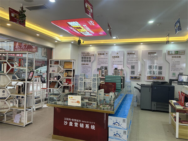 广告店老板的<font color=red><font color=red><font color=red><font color=red>真实</font></font></font></font>收入，主打一个诚实 