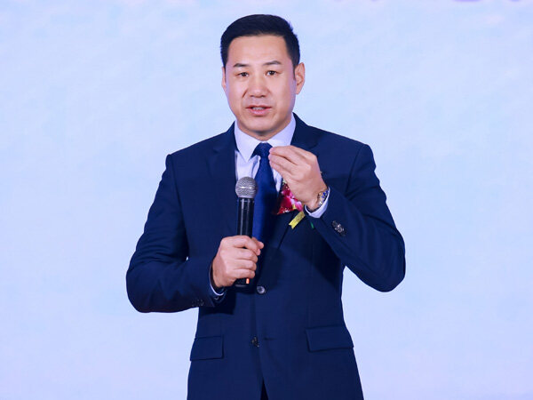 凤鸣|从“视觉符号”到“连接生态”：诺奖视角下，技术营销学对<font color=red>传统</font>品牌的创造性破坏 